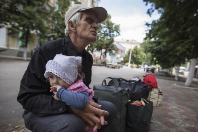 Евросоюз выделил Украине более 100 млн евро на переселенцев — Порошенко