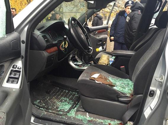 У Києві сталося пограбування зі стріляниною, є поранений