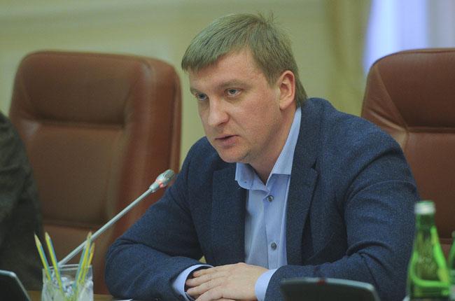 Міністра юстиції викликали на допит в Генпрокуратуру (ДОКУМЕНТ)