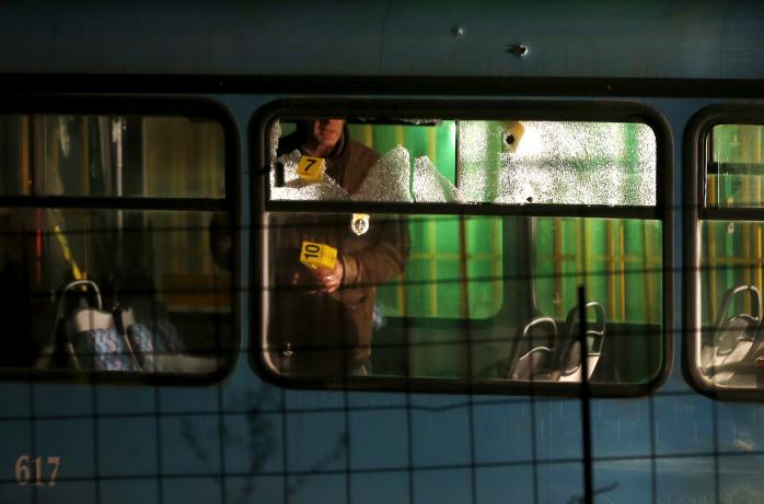В Боснии и Герцеговине боевик расстрелял солдат и пассажирский автобус
