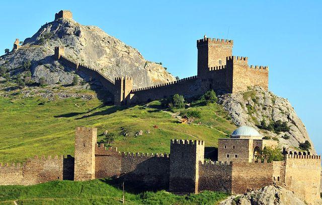 У Криму зруйнована вежа Судацької фортеці, Україна звернулася до ЮНЕСКО