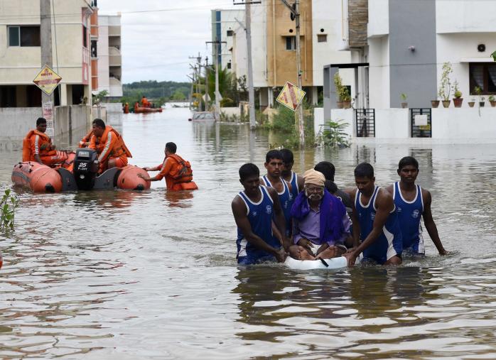 Число жертв наводнения в Индии возросло до 176 человек
