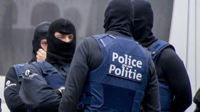 В Бельгии силовики разыскивают 10 террористов