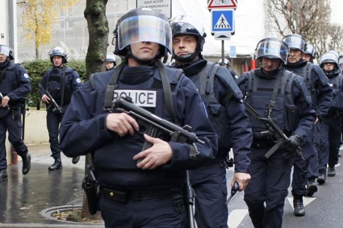 Спецслужби упустили слід головного підозрюваного у терактах в Парижі — ЗМІ