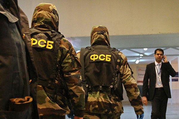 В Крыму продолжаются обыски в домах членов Меджлиса