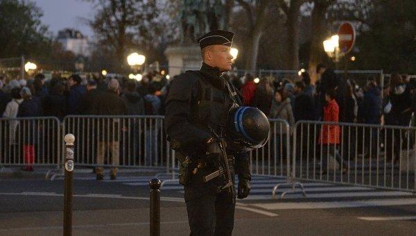 Франция продлила чрезвычайное положение до конца февраля, украинцам рекомендуют быть осторожными
