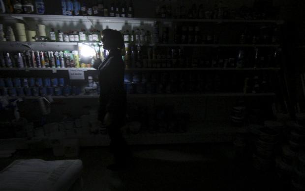 Украина сократила поставки электроэнергии в Крым из-за аварии на полуострове