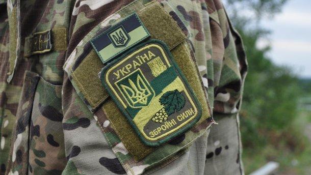 На Донбассе за сутки двое погибших и 10 раненых украинских военных