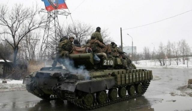 У Комінтерновому стоїть танк ДНР, у районі Саханки — установка «Град»