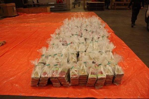 В Нидерландах тонну кокаина спрятали в упаковках из-под сока