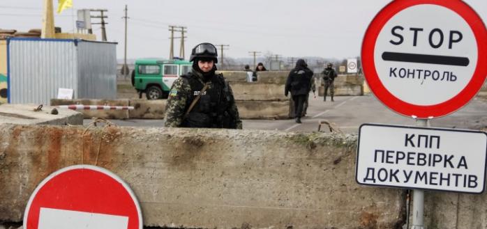 На админгранице с Крымом замечены российские истребители и вертолеты