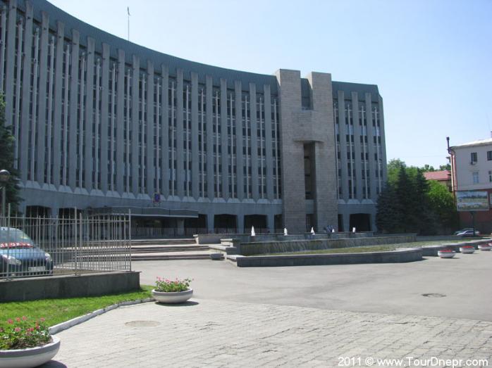 Частина депутатів Дніпропетровської міськради на виїзному засіданні обрала собі секретаря