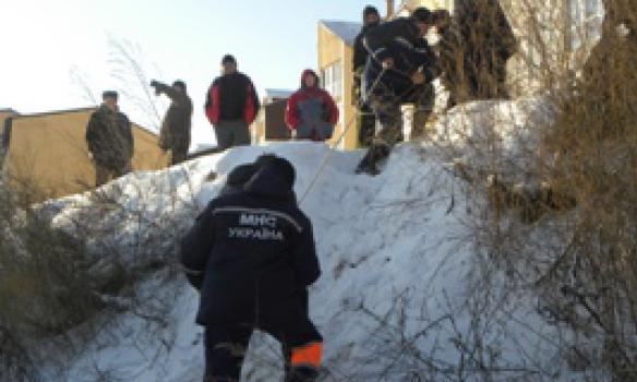 В Чернигове под лед провалились два человека