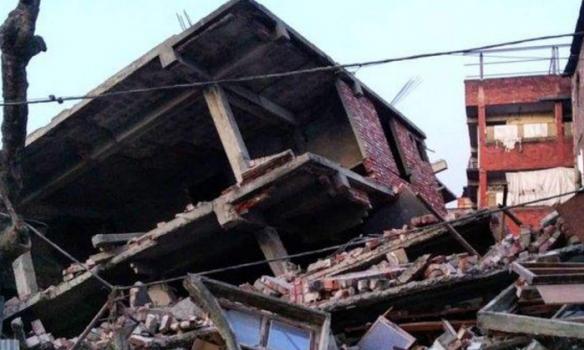 В Индии из-за землетрясения погибли четыре человека, пострадали 100