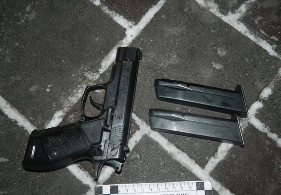 В Киеве возле ресторана произошла драка со стрельбой: двое раненых