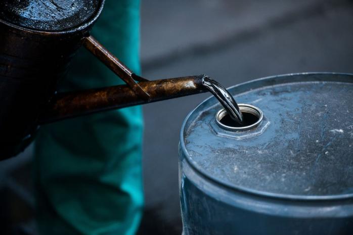 Цена на нефть упала до 11-летнего минимума