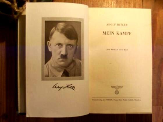 Автобіографію Гітлера вперше за 70 років почали продавати у Німеччині
