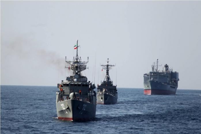 Иран задержал два американских военных судна