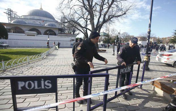 Теракт у Стамбулі: затримано понад 20 підозрюваних