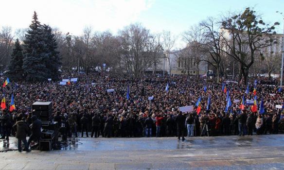 Кишинев охвачен митингами из-за смены премьера (ФОТО)