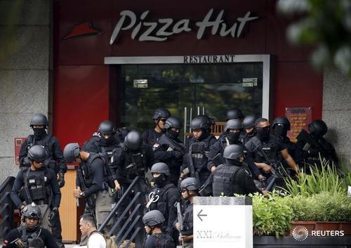 В Джакарте задержали четырех подозреваемых в совершении терактов — СМИ