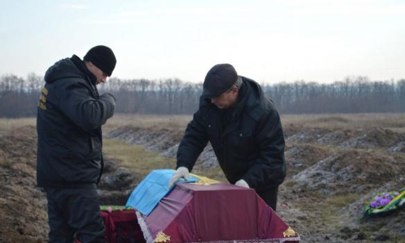 В Запорожье похоронили последнего неизвестного украинского бойца, погибшего под Иловайском