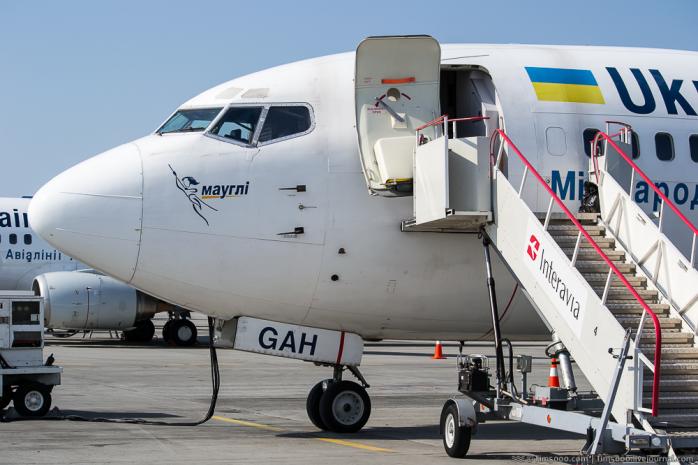 Во Львове самолет совершил аварийную посадку, эвакуированы 156 пассажиров