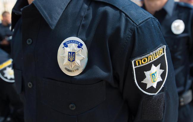 В Днепропетровске на взятке в 50 тыс. грн схватили троих полицейских