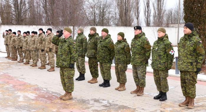 Канадские инструкторы начали обучать украинских саперов