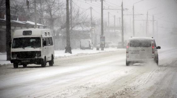 У Миколаївській і Дніпропетровській областях критична ситуація на дорогах — «Укравтодор»