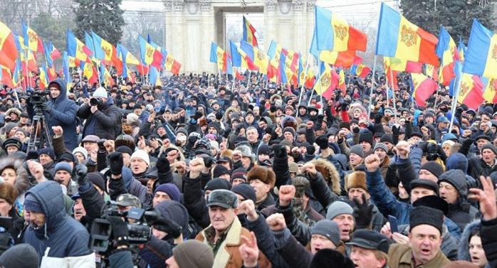 Из-за протестов полиция перекрыла въезд в Кишинев