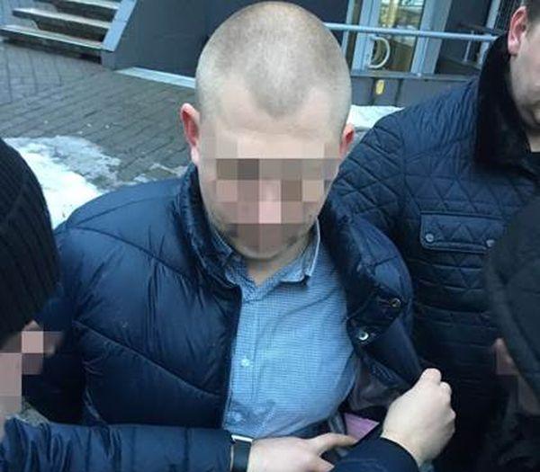 В Киеве майор полиции попался на взятке в 80 тыс. гривен
