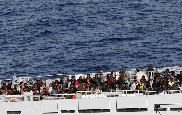В Средиземном море спасли почти 300 мигрантов