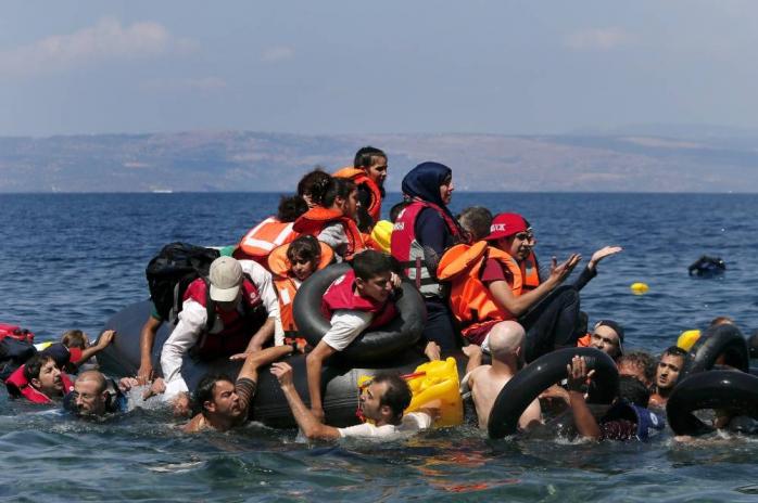 В Эгейском море утонула лодка с беженцами, среди погибших есть дети
