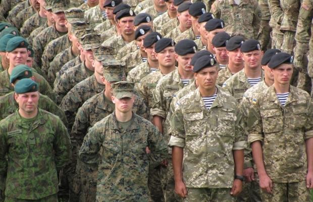 На Львовщине американские инструкторы тренируют бойцов 24-й бригады