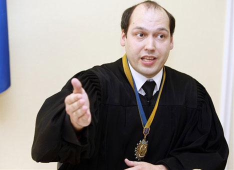 Отстраненный судья Вовк снова ведет дела в Печерском суде — СМИ