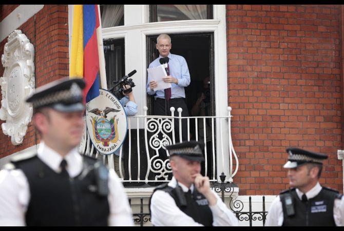 Основатель Wikileaks Ассанж завтра может сдаться властям Великобритании