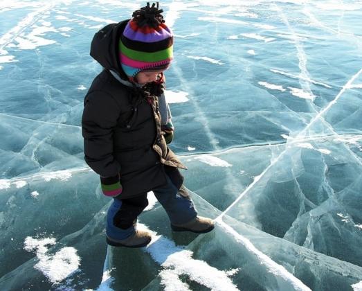 На Луганщині в озері втопилися двоє дітей, ще троє в лікарні з переохолодженням