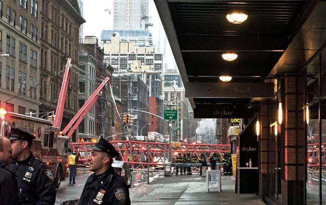 В Нью-Йорке упал башенный кран: погиб человек (ВИДЕО)