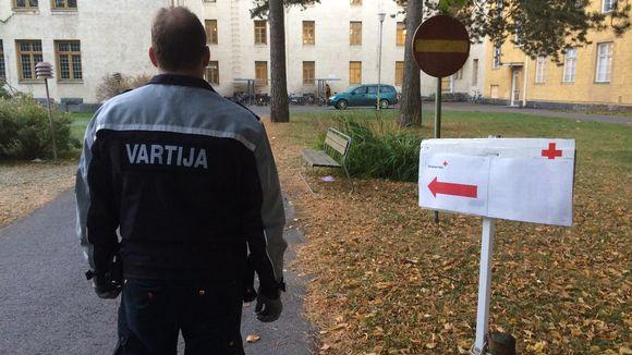 В Финляндии в центрах для беженцев появятся охранники