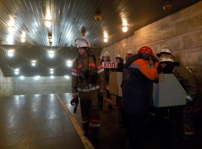 Киевская станция метро «Площадь Льва Толстого» закрыта из-за дыма внутри