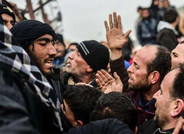 Турецкие пограничники задержали сирийских беженцев с поясами смертников