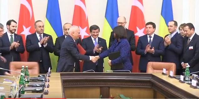 Турция воспринимает границы Украины как фундаментальную ценность — премьер Давутоглу (ВИДЕО)