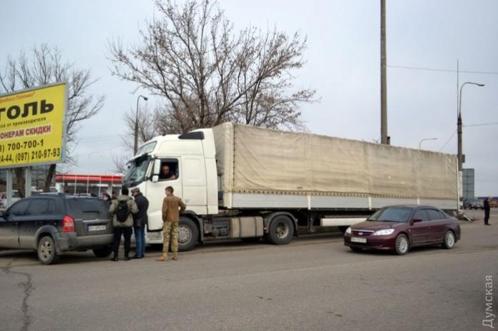 В Одессу не пускают грузовики с российским номерами (ФОТО, ВИДЕО)