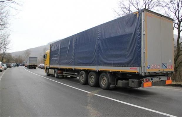 Активісти готуються до другого етапу блокування російських вантажівок