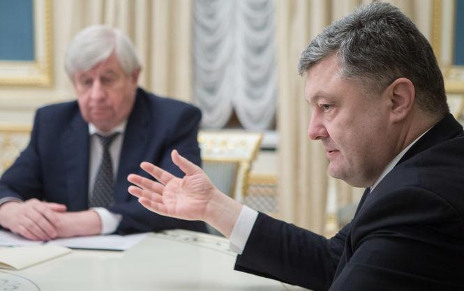 Порошенко заявив про необхідність відставки Шокіна та повного перезавантаження уряду