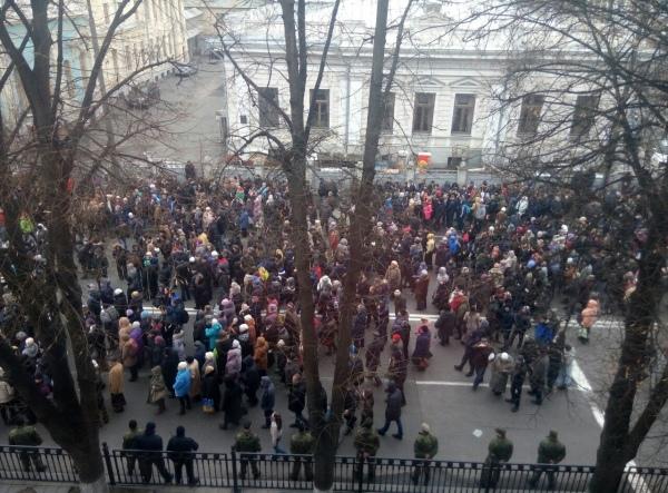 Митинг под ВР: активисты перекрыли движение по улице Грушевского (ФОТО)