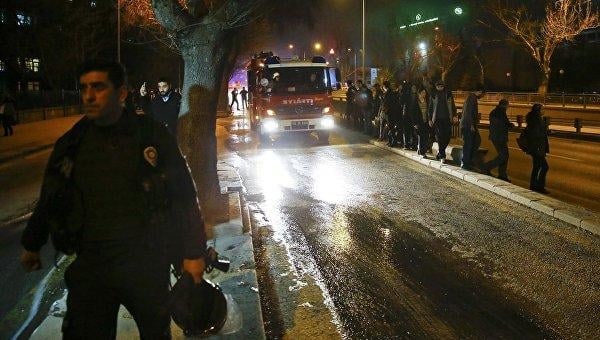Жертвами взрыва в центре Анкары стали более 20 человек (ВИДЕО)
