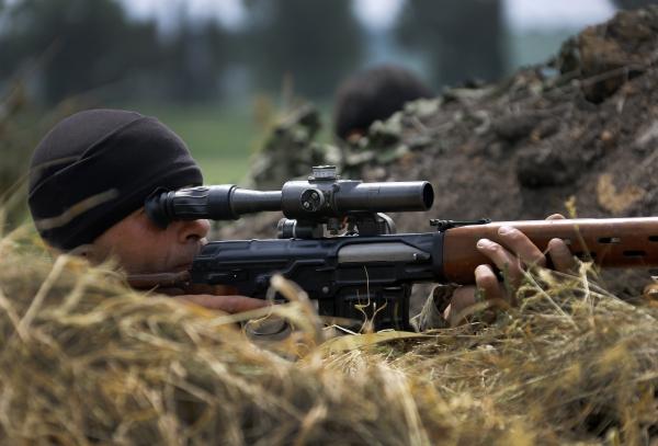 Снайпер вел огонь по контрольному пункту «Марьинка» — штаб АТО