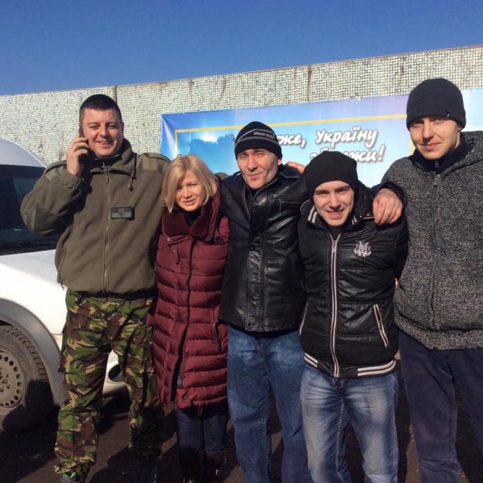 Геращенко повідомила подробиці звільнення військових з полону (ФОТО)